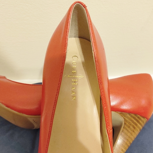 Red pumps Cole Haan Size 6.5 - Picture 2 of 3